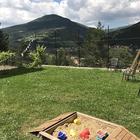 Mala Planina Guest House Iskrets ภายนอก รูปภาพ
