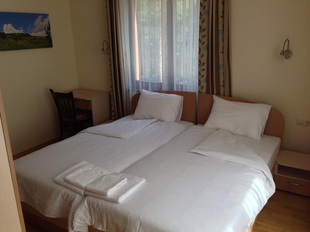 Mala Planina Guest House Iskrets ห้อง รูปภาพ