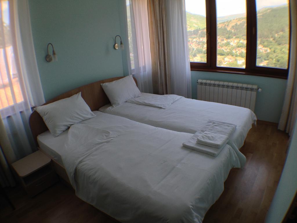 Mala Planina Guest House Iskrets ภายนอก รูปภาพ