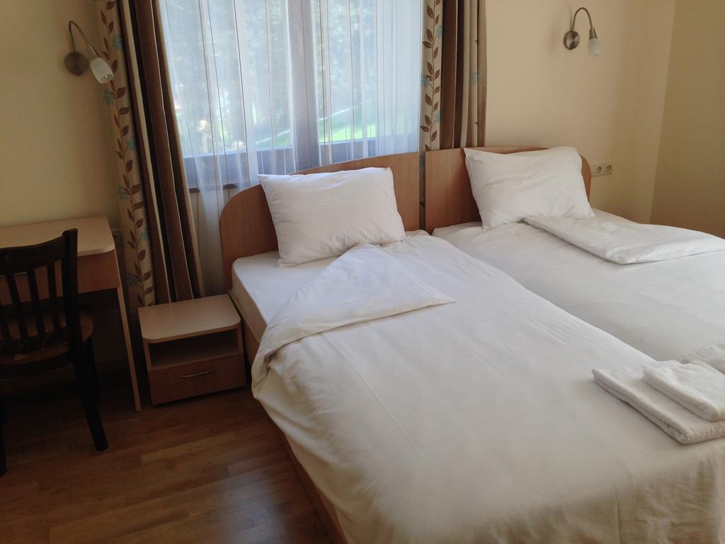 Mala Planina Guest House Iskrets ห้อง รูปภาพ