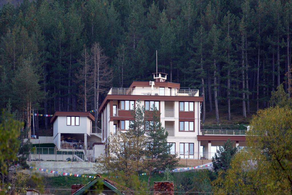 Mala Planina Guest House Iskrets ภายนอก รูปภาพ