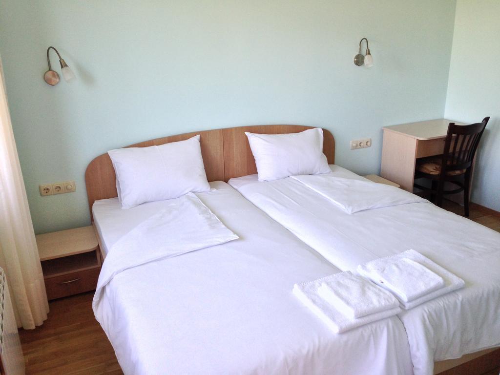 Mala Planina Guest House Iskrets ห้อง รูปภาพ
