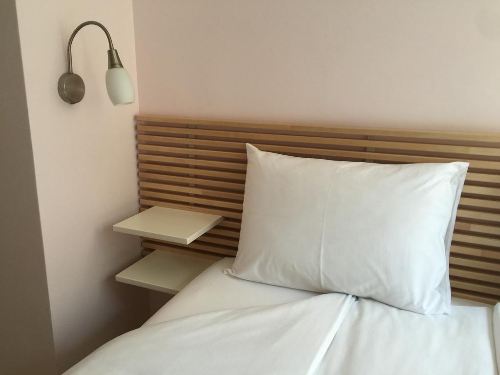 Mala Planina Guest House Iskrets ภายนอก รูปภาพ