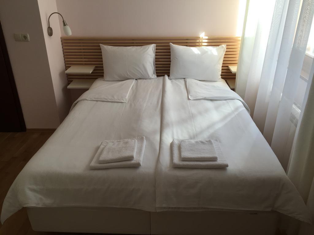 Mala Planina Guest House Iskrets ภายนอก รูปภาพ