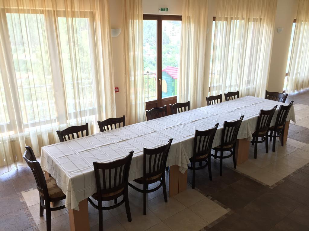 Mala Planina Guest House Iskrets ภายนอก รูปภาพ