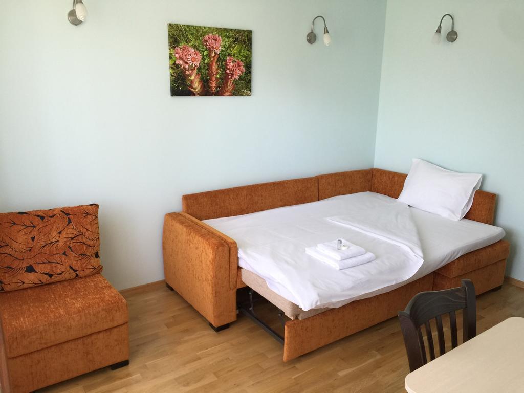 Mala Planina Guest House Iskrets ภายนอก รูปภาพ