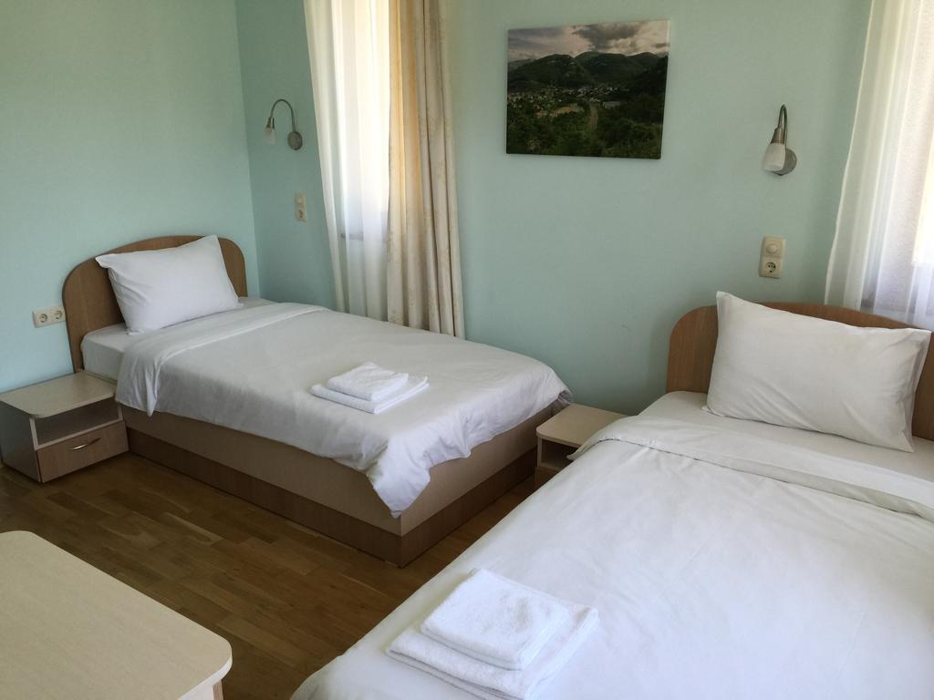Mala Planina Guest House Iskrets ภายนอก รูปภาพ