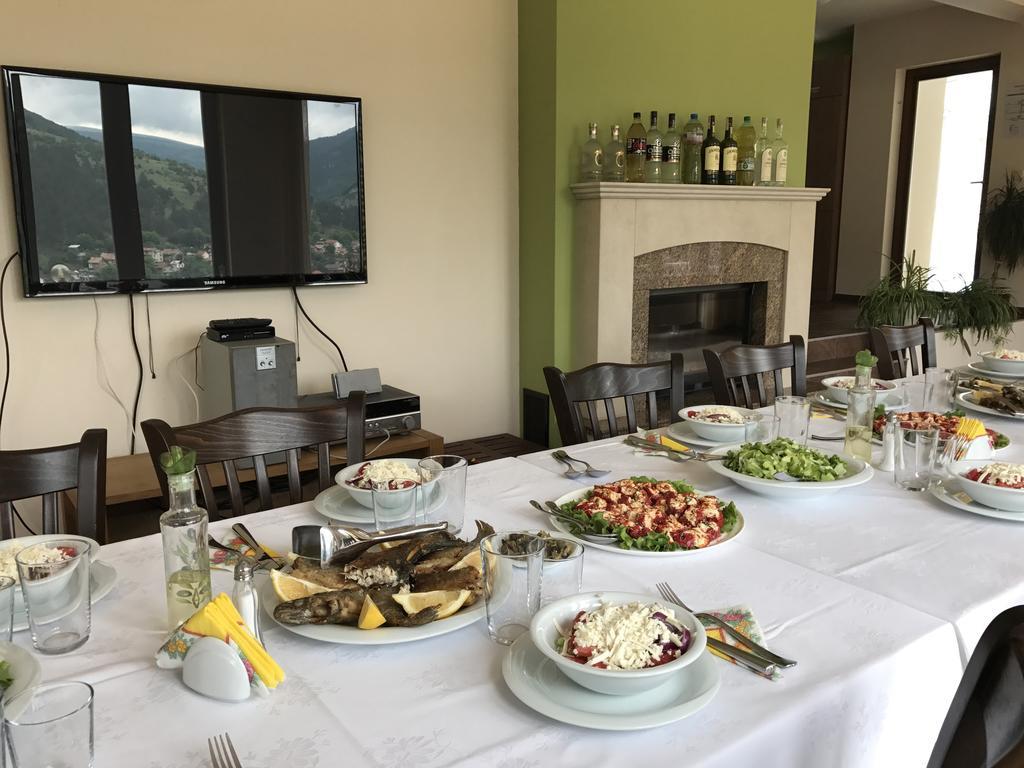 Mala Planina Guest House Iskrets ภายนอก รูปภาพ